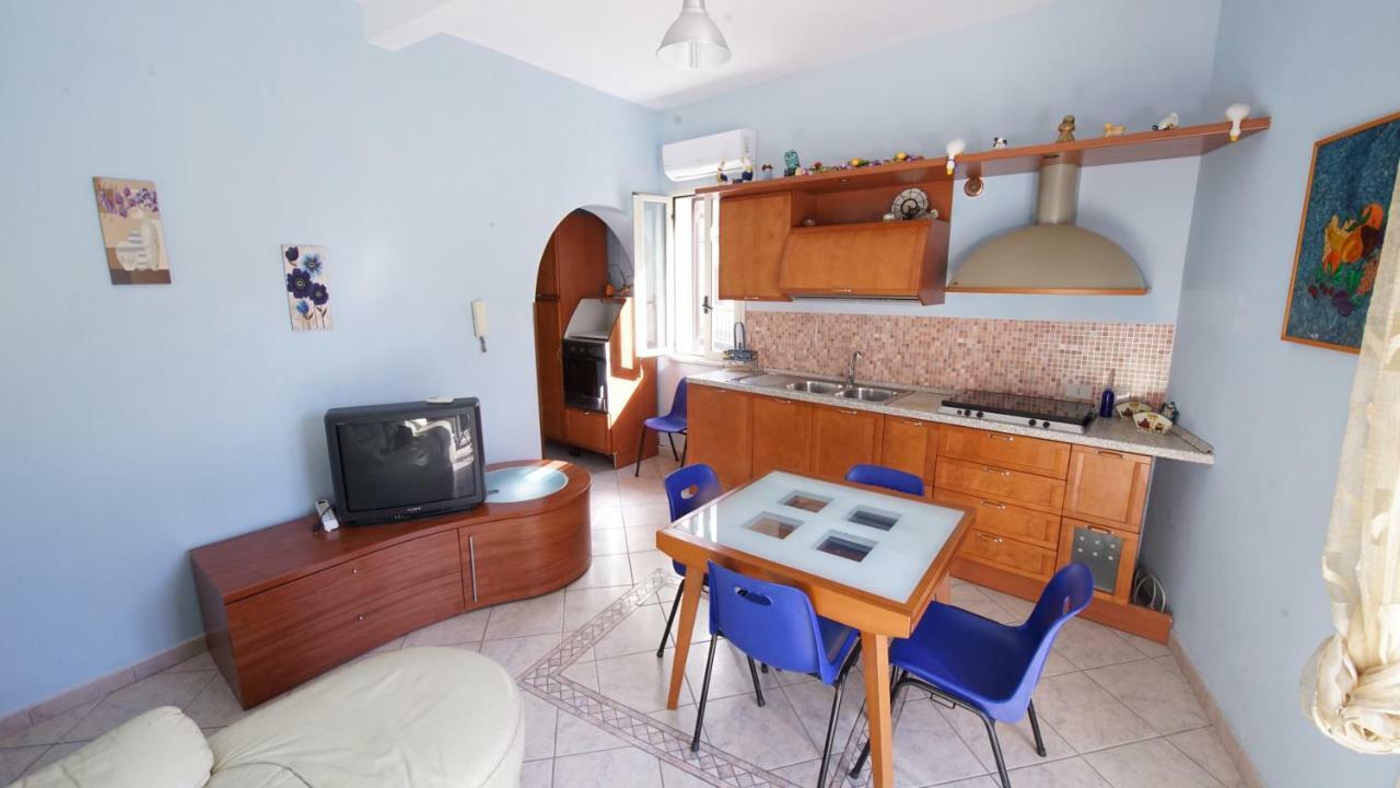 캄포펠리체 디 로첼라 Casa Eleonora 아파트 외부 사진