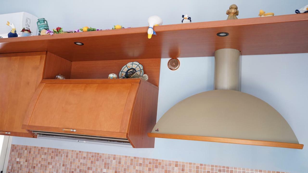 캄포펠리체 디 로첼라 Casa Eleonora 아파트 외부 사진